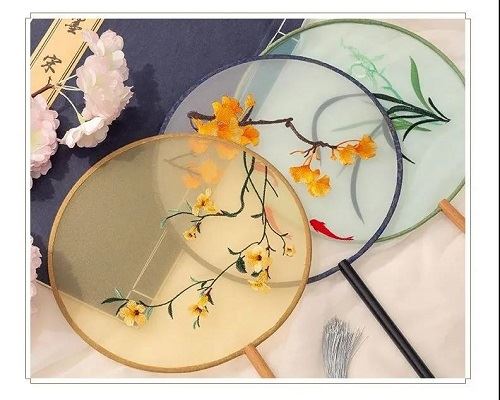 Double sided embroidery inheriting national culture with science and technology